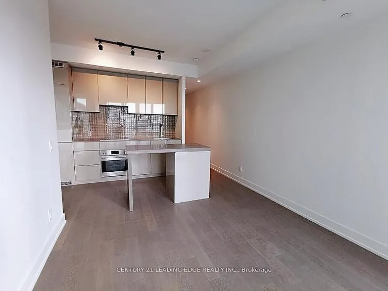 7 Grenville St #2012 — Photo 25