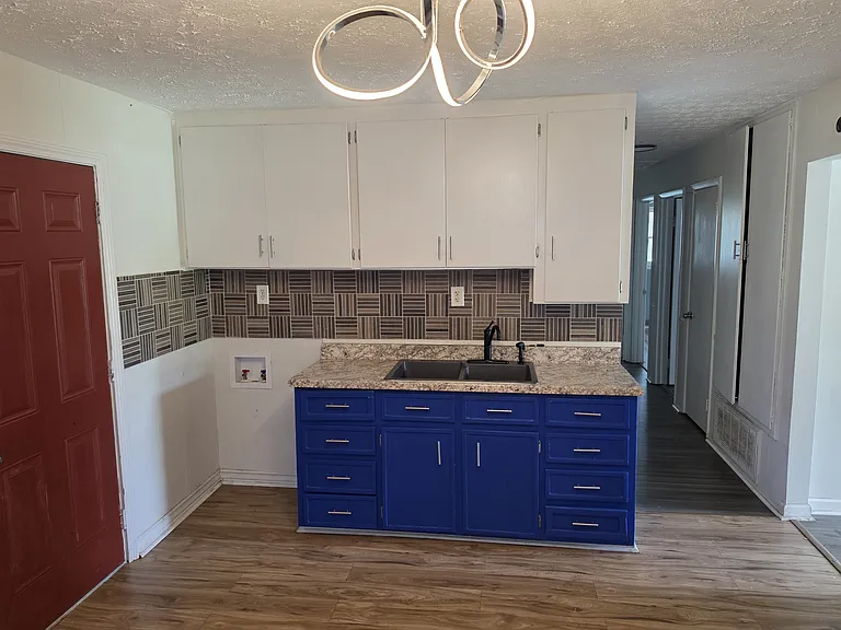 4059 Keating Dr — Photo 6