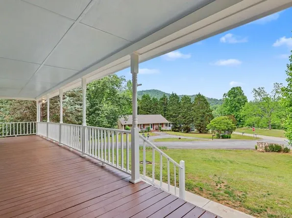 2421 Settlers Ridge Rd, Hiawassee, GA 30546