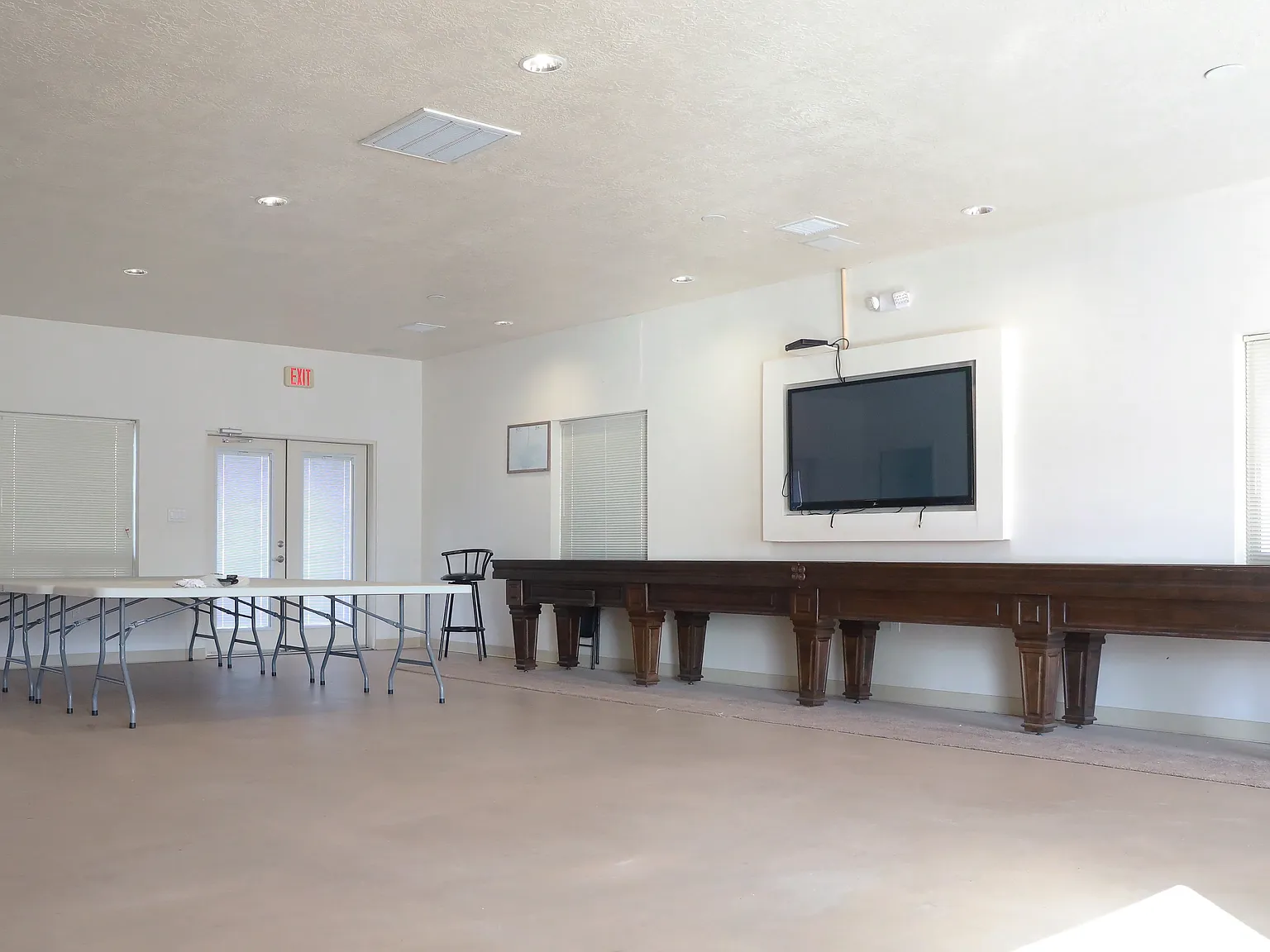 Orleans Manor — Photo 3