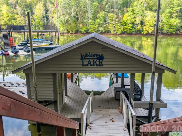 503 Larkhaven Dr, Nebo, NC 28761