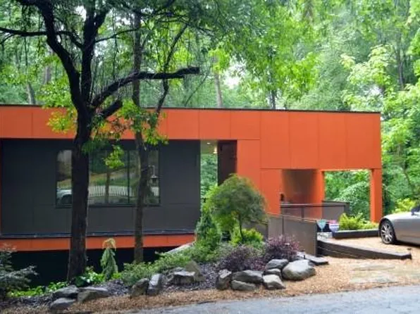 585 Overbrook Dr NW, Atlanta, GA 30318