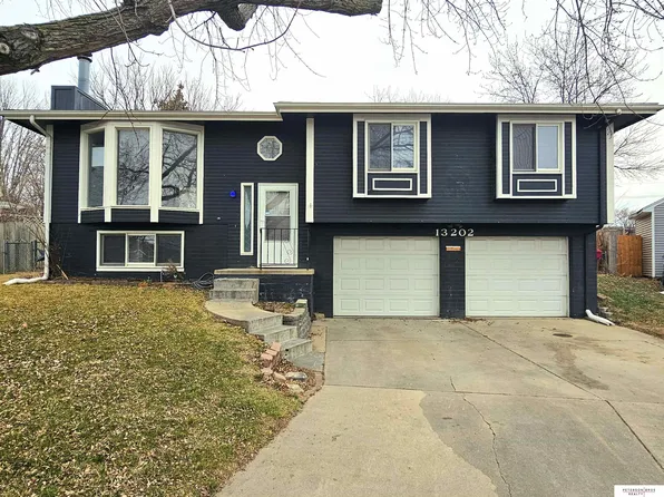 13202 Chandler Ct, Omaha, NE 68138