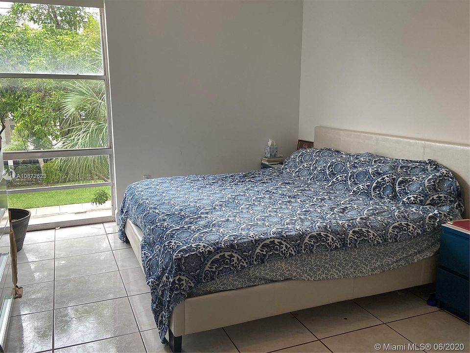 1st image of 200 177th Dr APT 309
