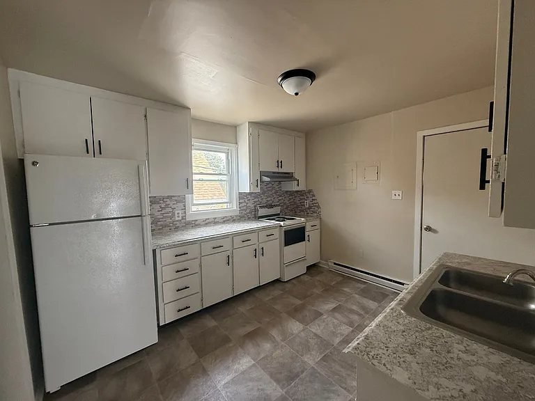 210 James Street — Photo 4
