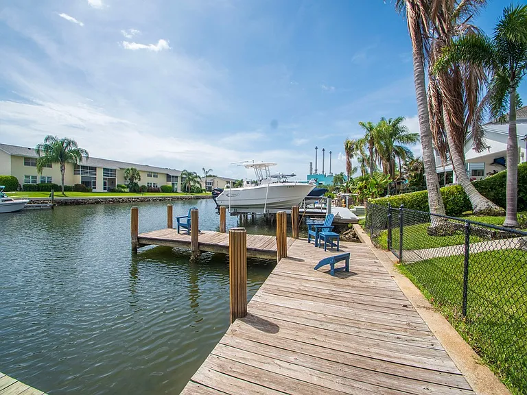 1914 Robalo Dr — Photo 25