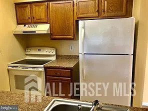 1802 Ravens Crest Dr — Photo 11