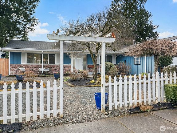 3rd image of 10535 NE 196th Street