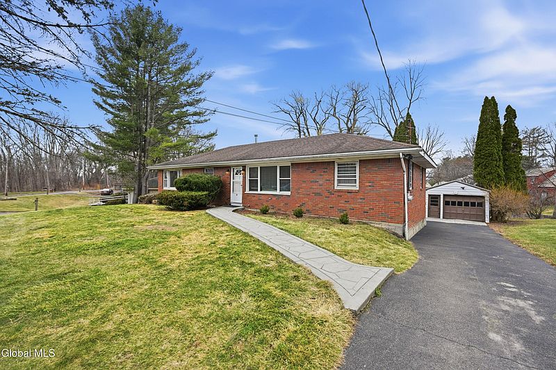 2nd image of 3 Hartman Road