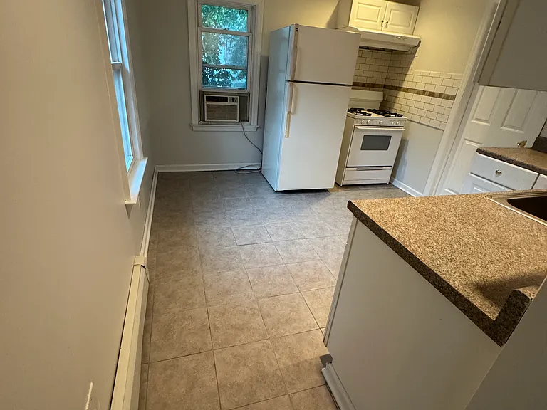 22 Davis St #2 — Photo 7