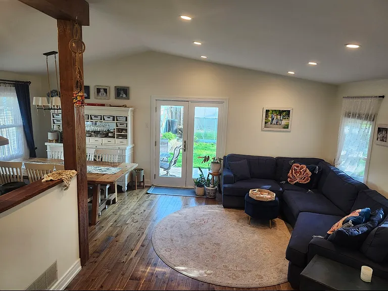 301 Oakbrook Ct — Photo 20