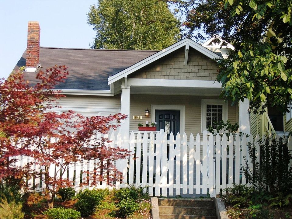 2nd image of 1630 32nd Ave