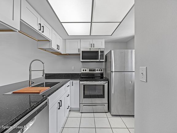 3rd image of 1720 Murrell Rd E #120