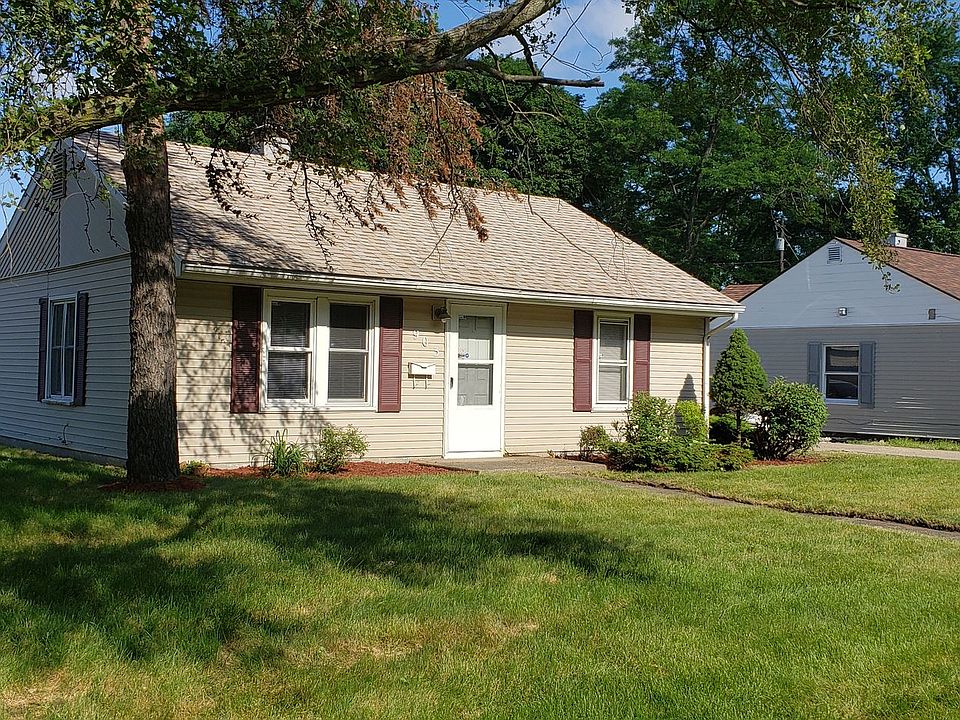 1st image of 903 N Twyckenham Dr