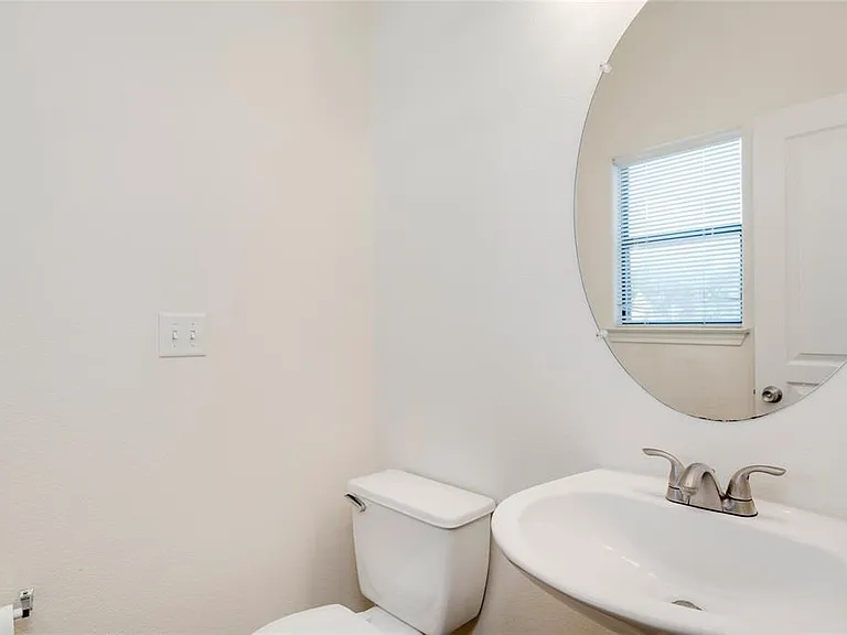 1300 Chicon St #B — Photo 10