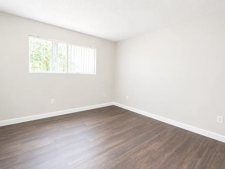 331 Amber Ct #9 — Photo 7