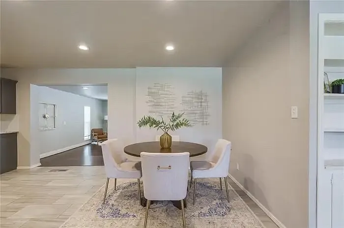 1501 Carlton Way — Photo 8