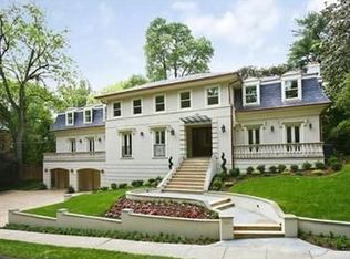 2910 Edgevale Ter NW, Washington, DC 20008