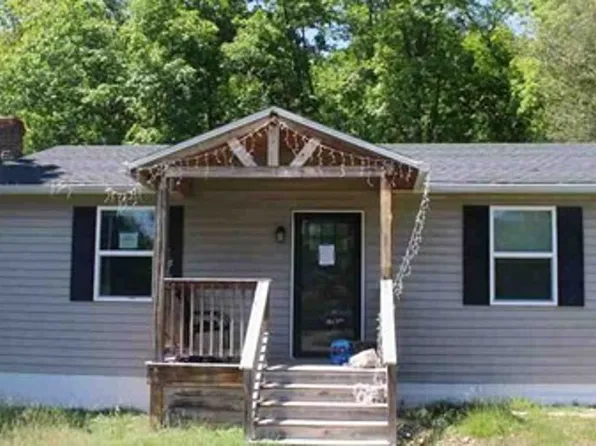 169 Flower Ln, Lexington, VA 24450