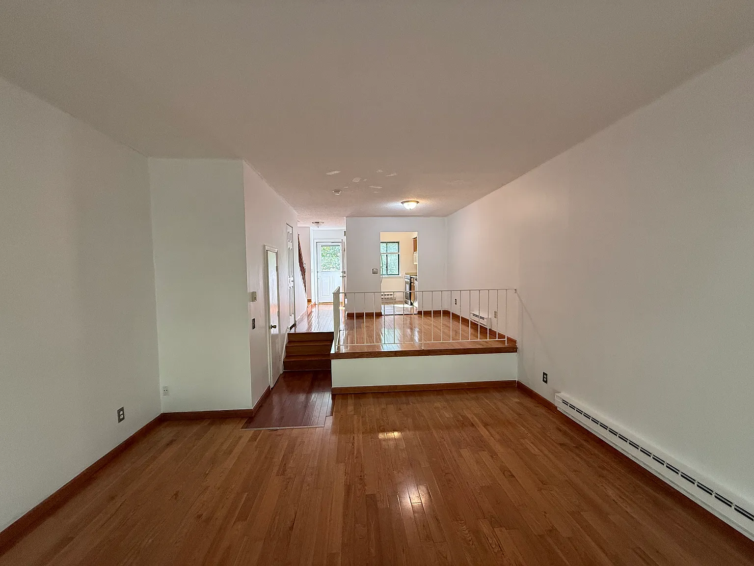 2 bed, 1.5 bath, 1120 sqft, $2,000 — Photo 3