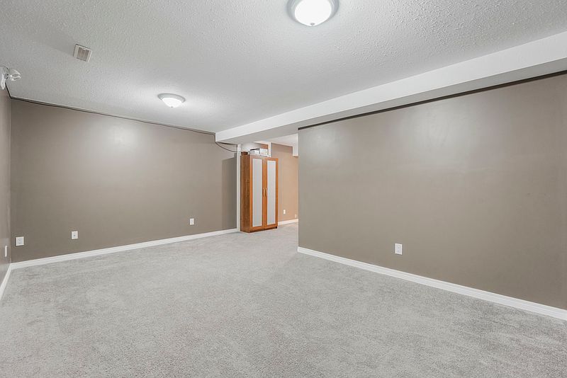 Edmonton Townhouse for rent - 3 Bedrooms — photo 33