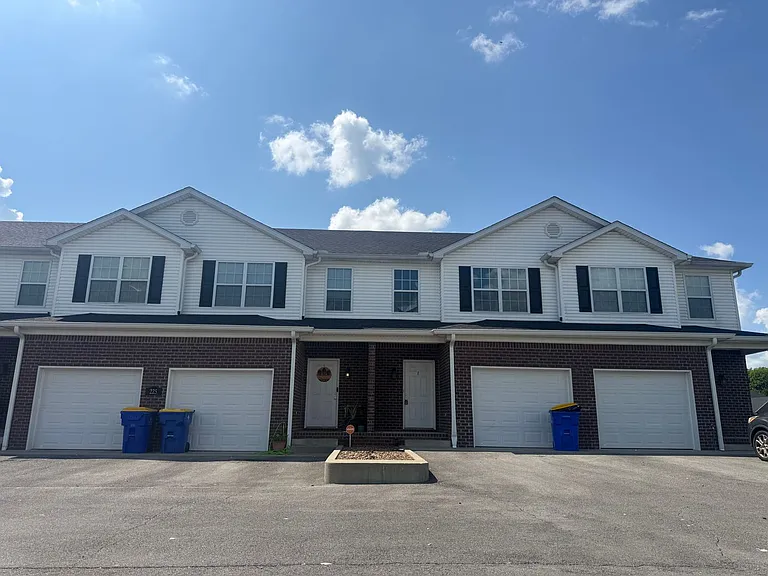 225 Moss View St — Photo 1