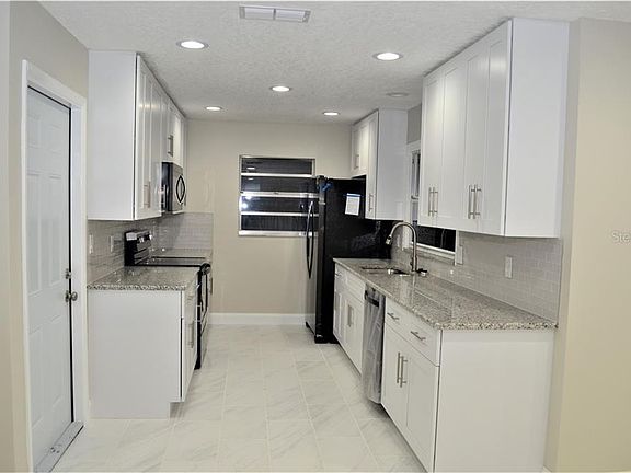 5th image of 1932 Algonquin Ave
