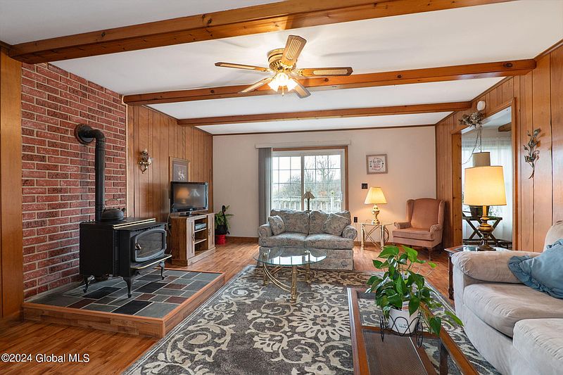 5th image of 237 Philip Schuyler Road