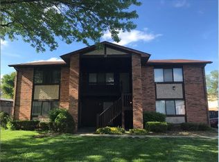 21 Yorkshire Ln APT C, Belleville, IL 62221