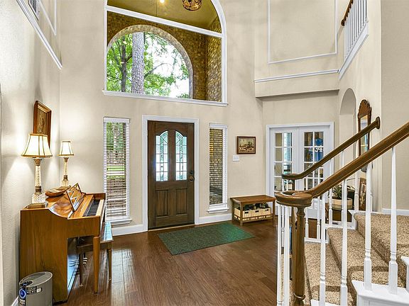 4th image of 23 Townsend Pl