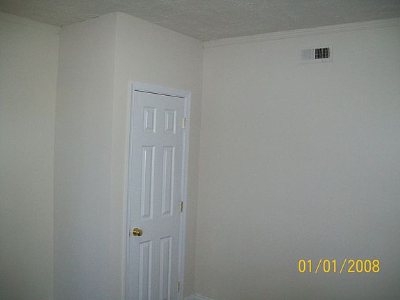 4th image of 11 E Leigh St APT D