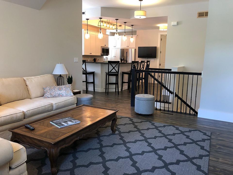 Living room & kitchen