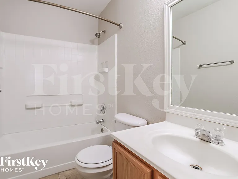 4545 Waterford Dr — Photo 15