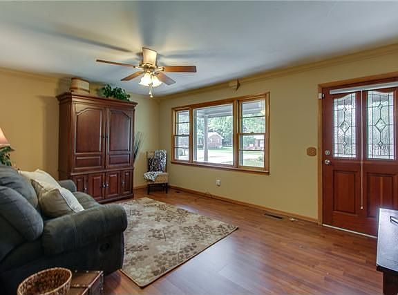 4th image of 3837 Crickett Ln