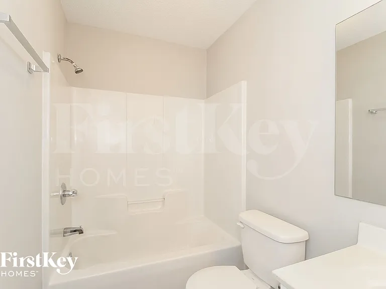 2200 Emerald Creek Ct — Photo 9