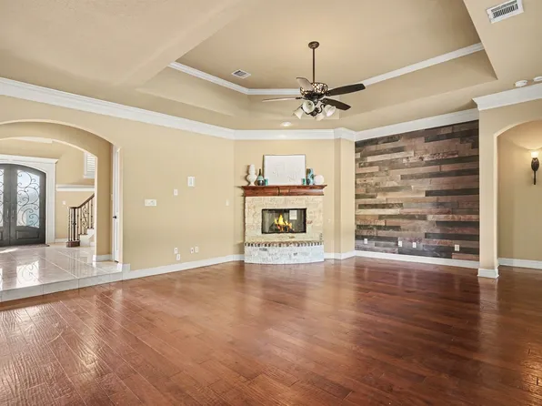 6909 Heritage Oaks Dr, Mansfield, TX 76063