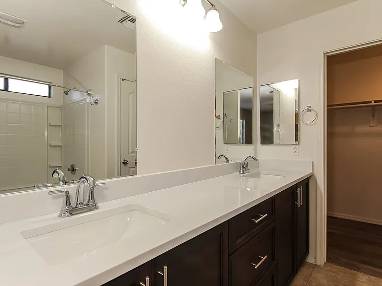 4855 S 4th Ave — Photo 11