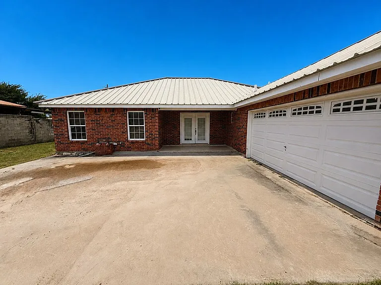 3548 Sauz Dr — Photo 12