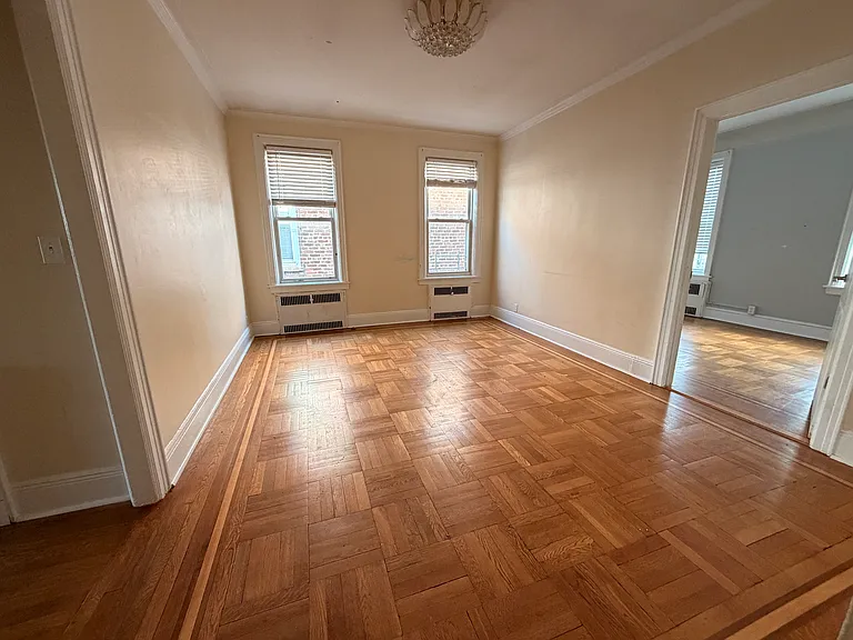 1539 Hollywood Ave #3 — Photo 3