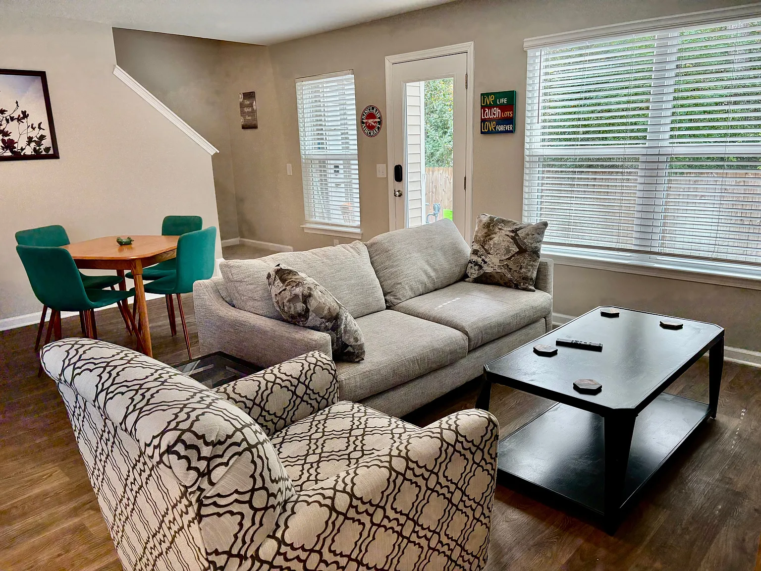 194 Spencer Cir — Photo 3