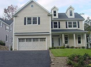 4 Walnut Ridge Ln, Stamford, CT 06905