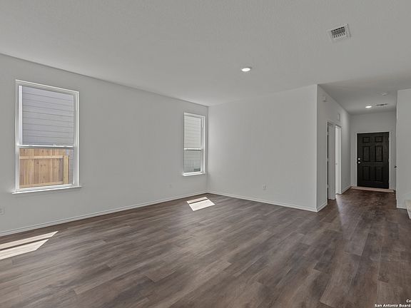 5th image of 849 Heartseed Avenue