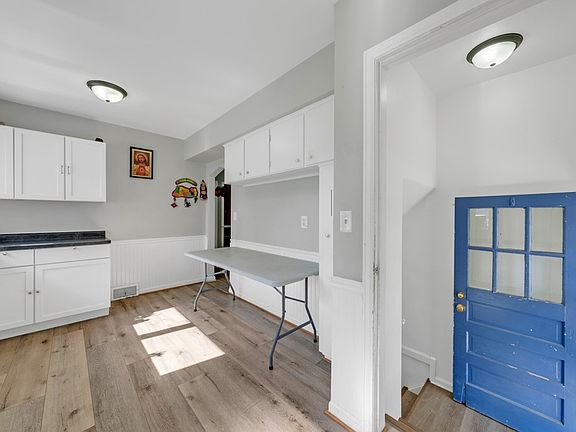 3rd image of 2205 52nd St