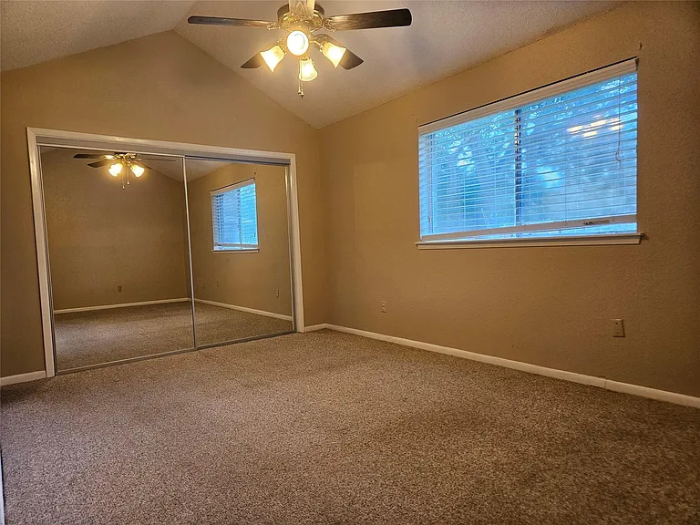 2822 Chimneystone Cir — Photo 11