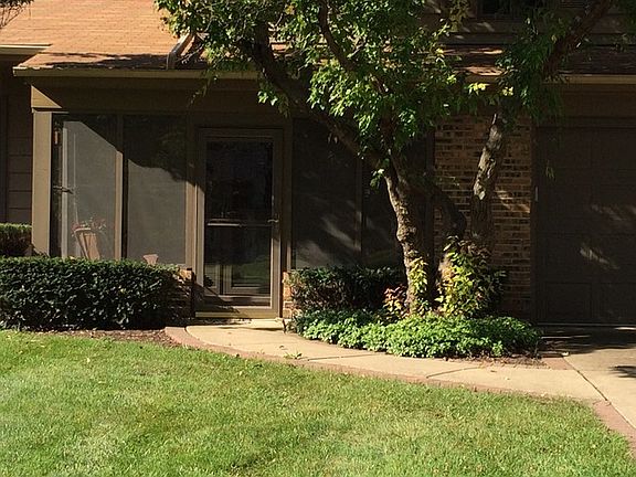 2nd image of 952 N Saratoga Dr