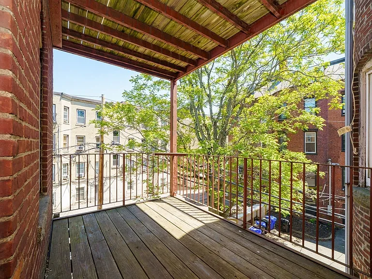 39 Strathmore Rd #3 — Photo 15