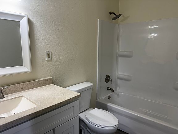 3rd image of 2529 Holmes St #2529