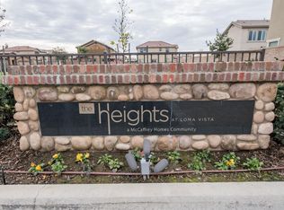 3030 Glacier Ln, Clovis, CA 93619