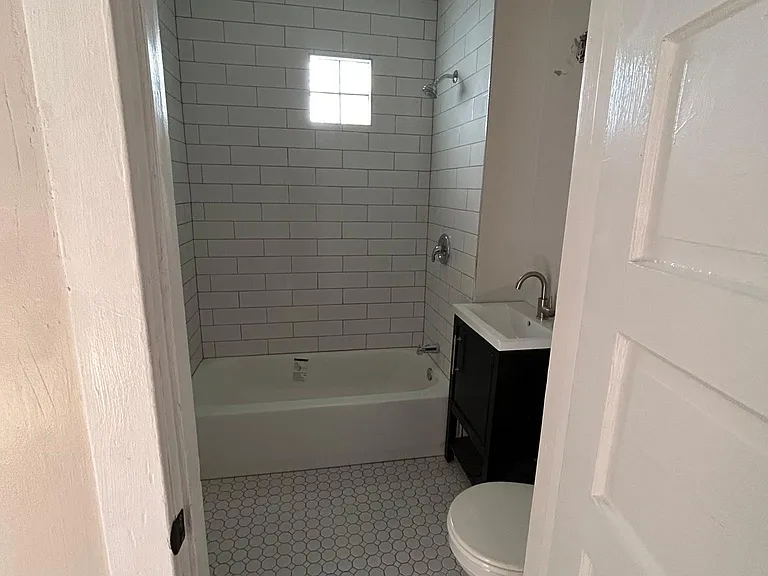 Fully remodeled bathroom