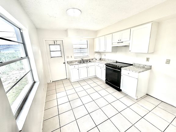 5th image of 4028 61st St W #4028